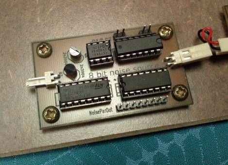 clocked 8-bit random pattern generator for CMOS synth