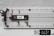 Programming P89V51RD2 (8051 Microcontroller) on Breadboard