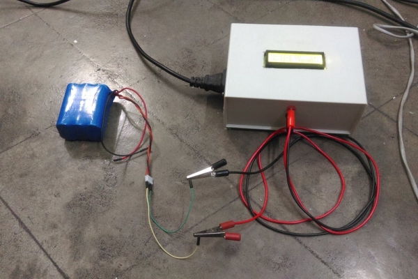Microcontroller-Based-Smart-Battery-Charger